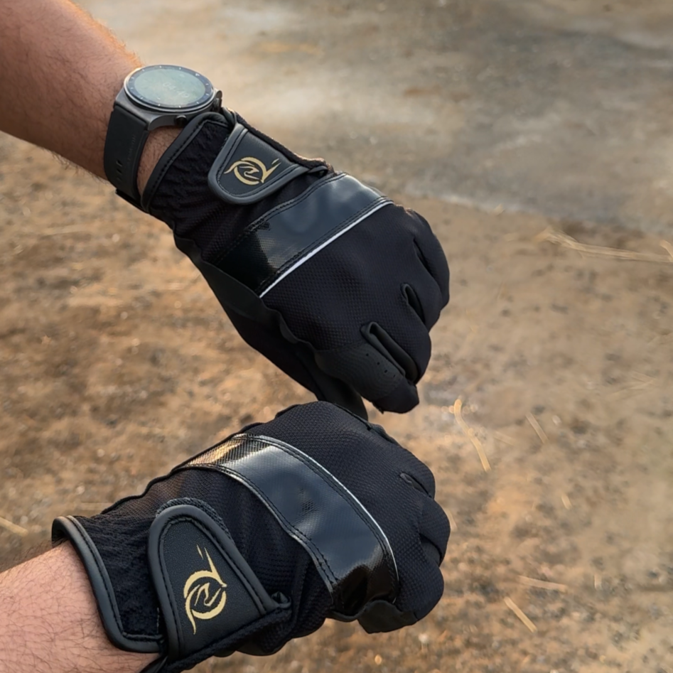 Gloves قفازات